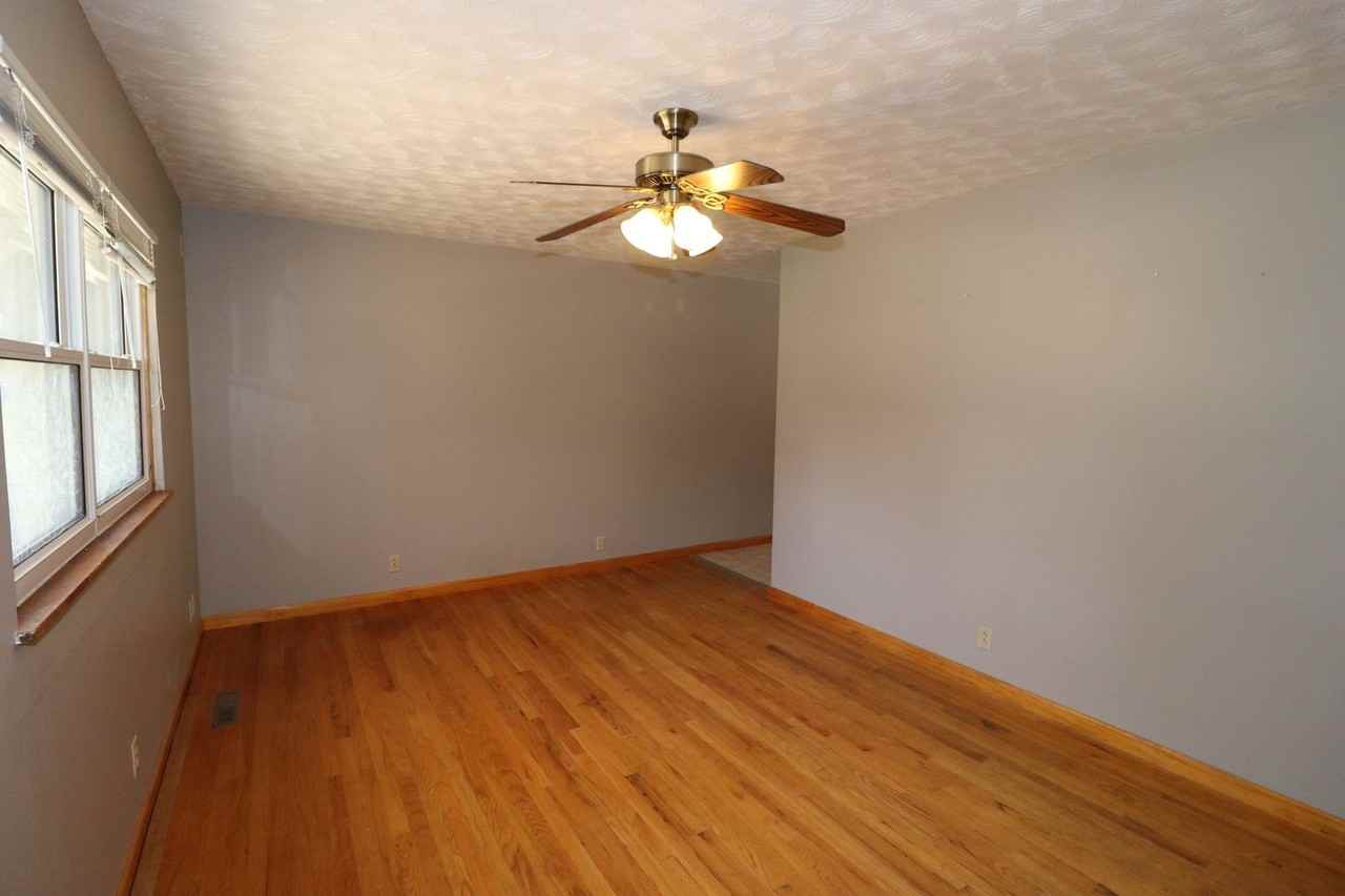 510 Maple St - Photo 3 of 40