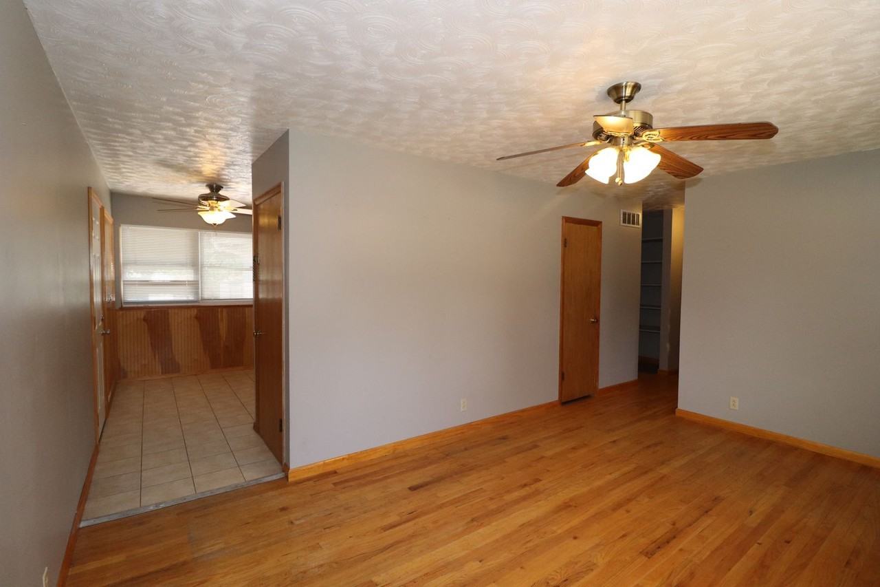 510 Maple St - Photo 5 of 40