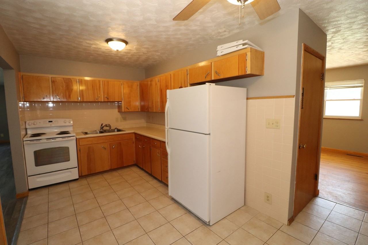510 Maple St - Photo 7 of 40