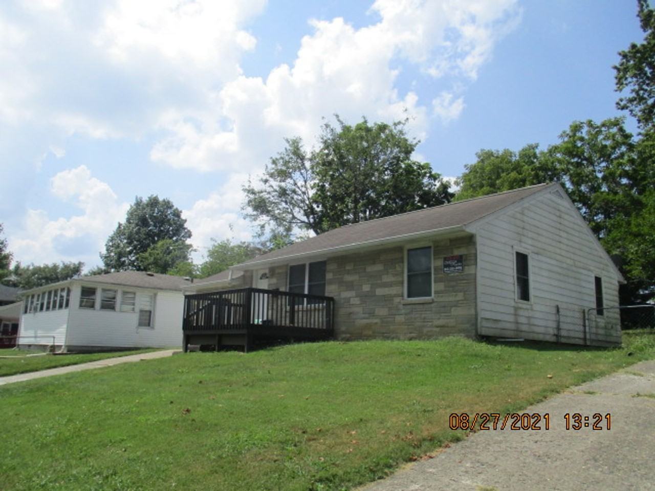 703 N Washington St - Photo 2 of 4