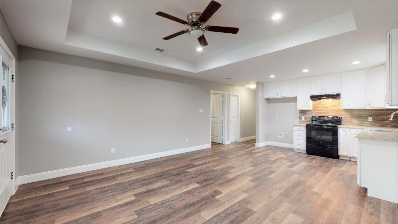 2205 Morse St - Photo 3 of 18