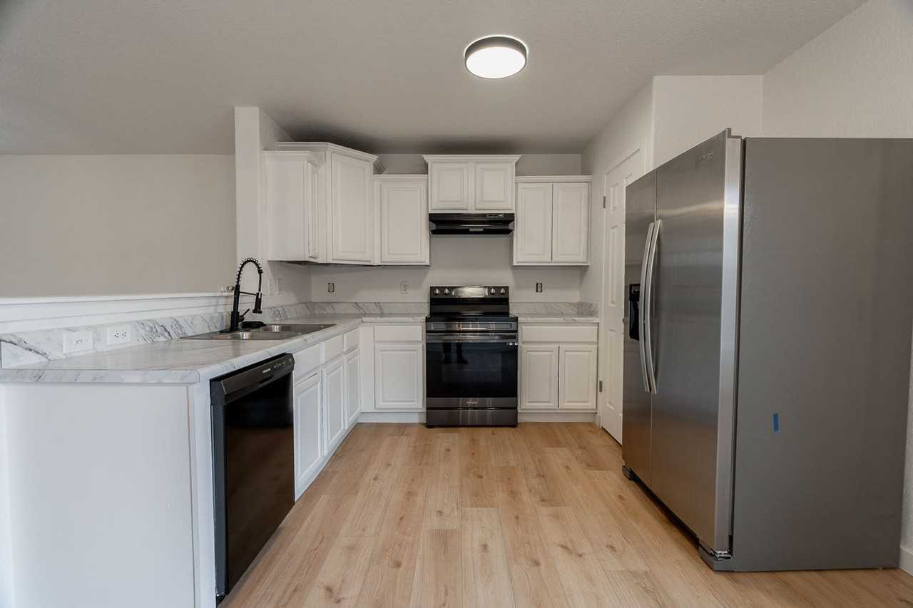 7200 Kingston Ave - Photo 5 of 16