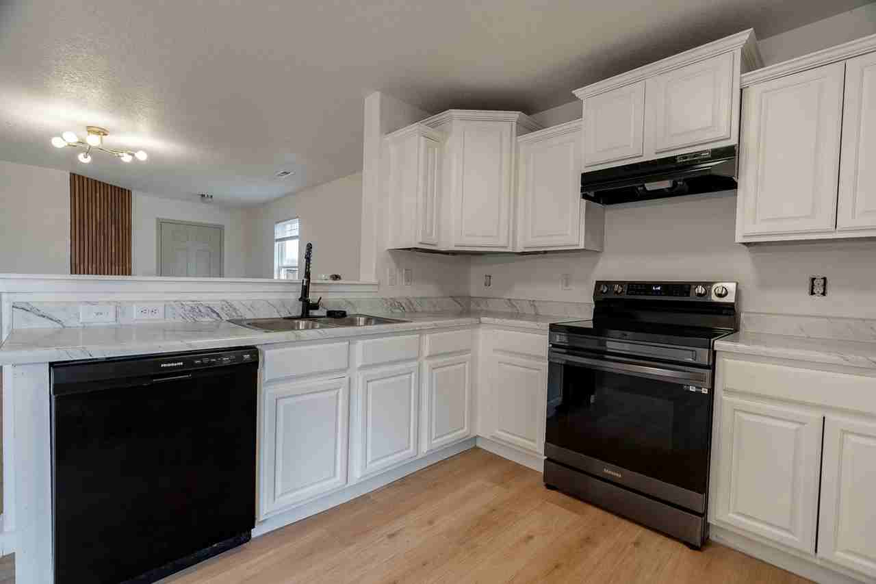 7200 Kingston Ave - Photo 6 of 16