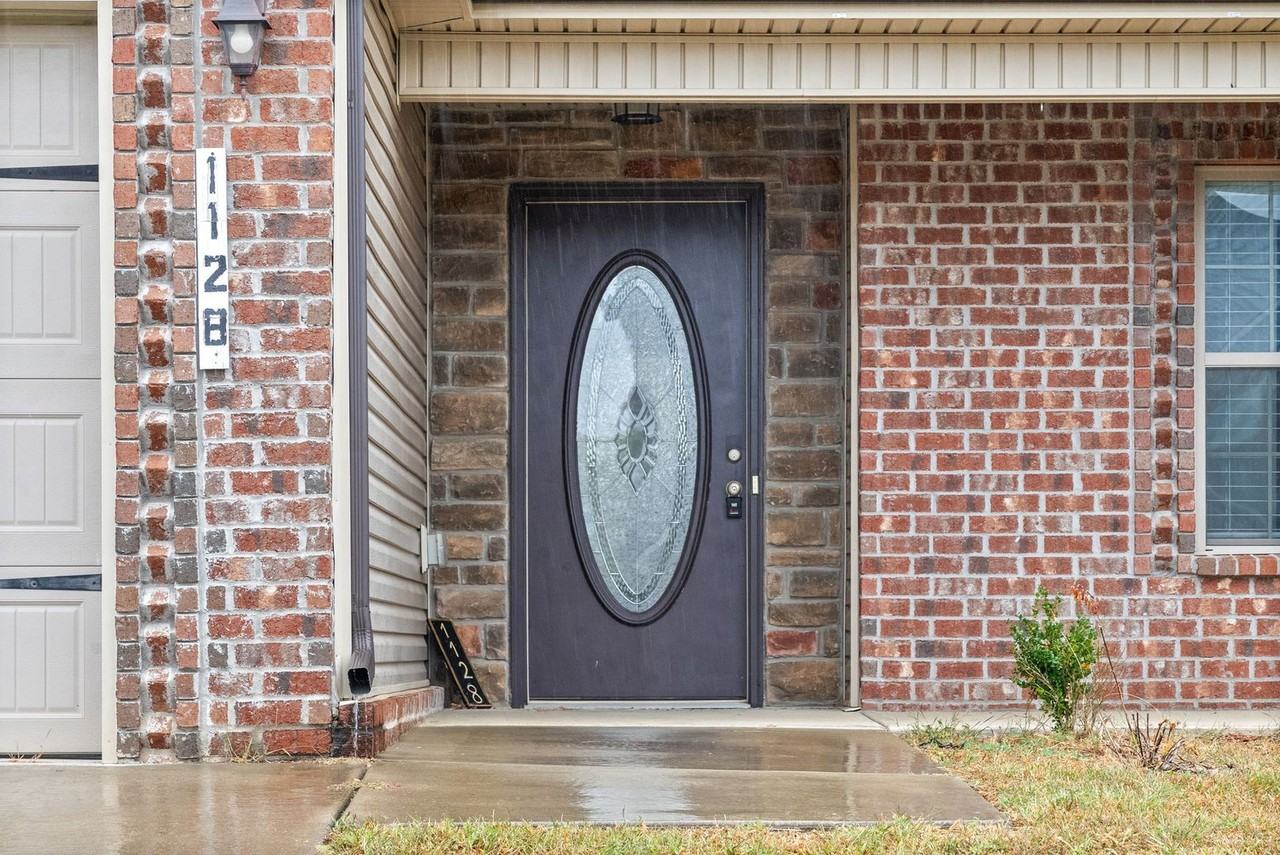 1128 Gentry Dr - Photo 4 of 31