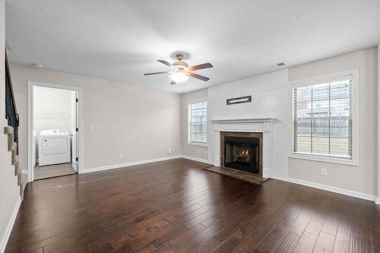 1128 Gentry Dr - Photo 7 of 31