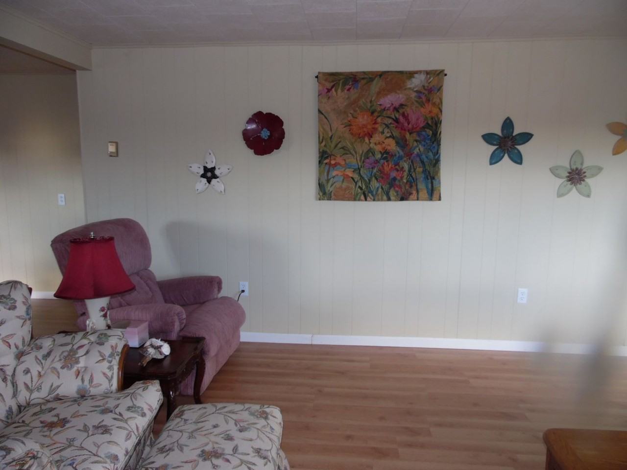 211 1/2 N Huron Rd - Photo 2 of 16