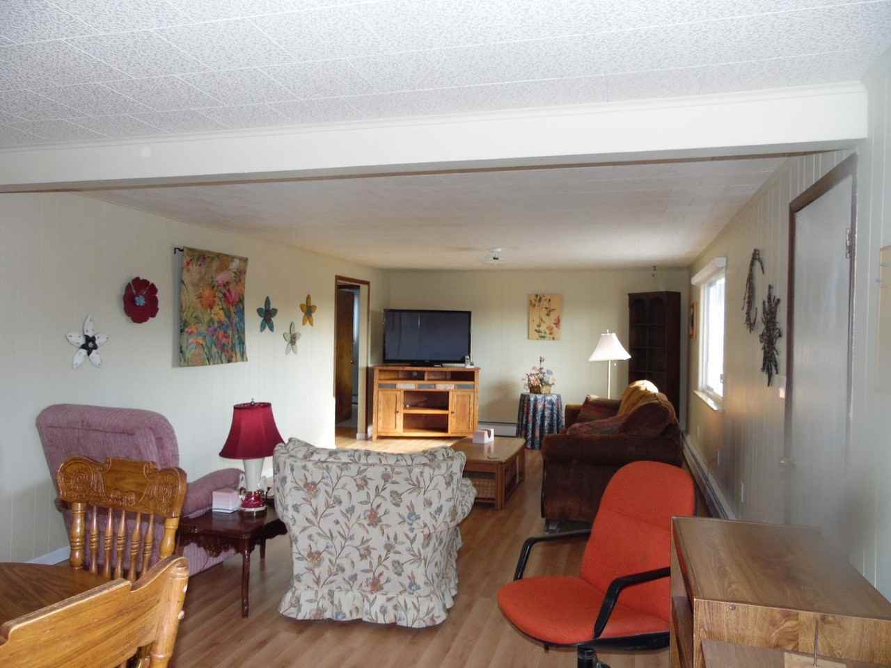 211 1/2 N Huron Rd - Photo 3 of 16