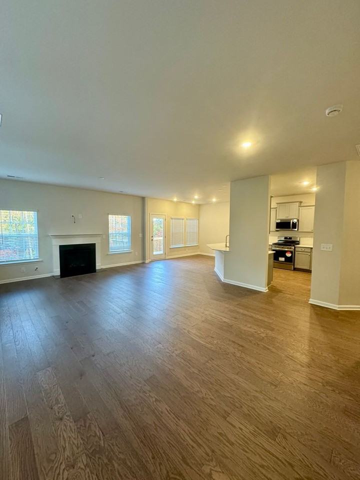 18227 Stark Way - Photo 5 of 38