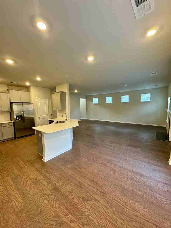 18227 Stark Way - Photo 7 of 38