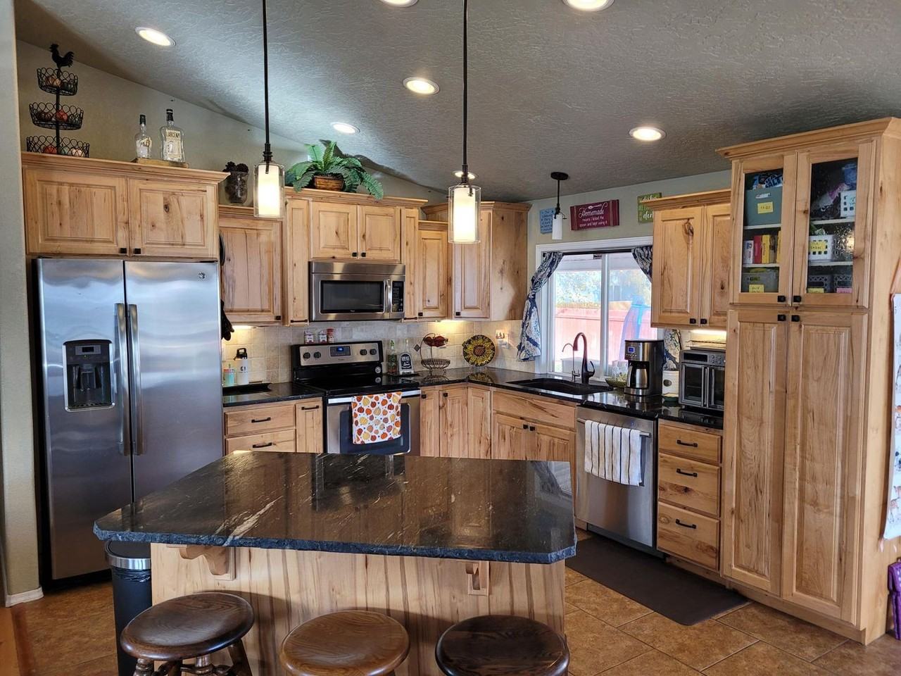 2212 Jodi Ave - Photo 5 of 20
