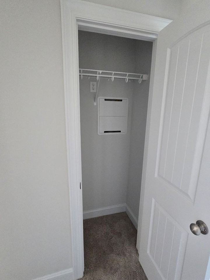 918 Uplands Ln - Photo 4 of 43