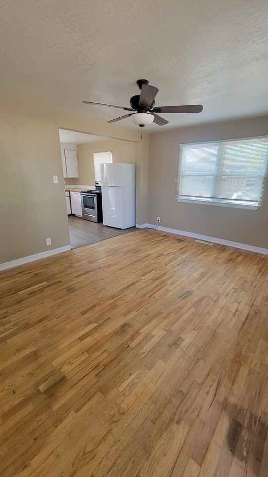 3725 Henderson Avenue - Photo 2 of 6