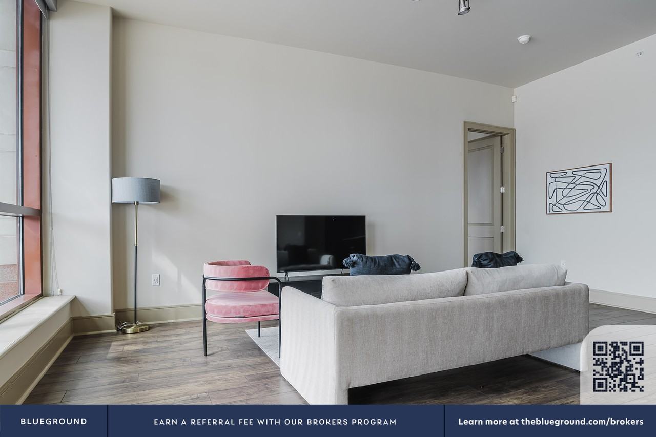 101 Colorado Street - Photo 4 of 37