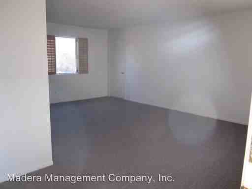 18533 Ridgedale Dr - Photo 3 of 6