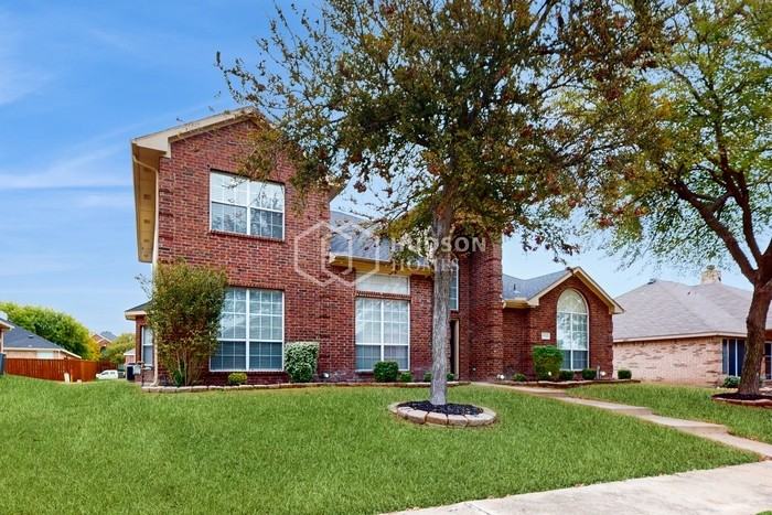 10318 Evergreen Dr - Photo 2 of 44