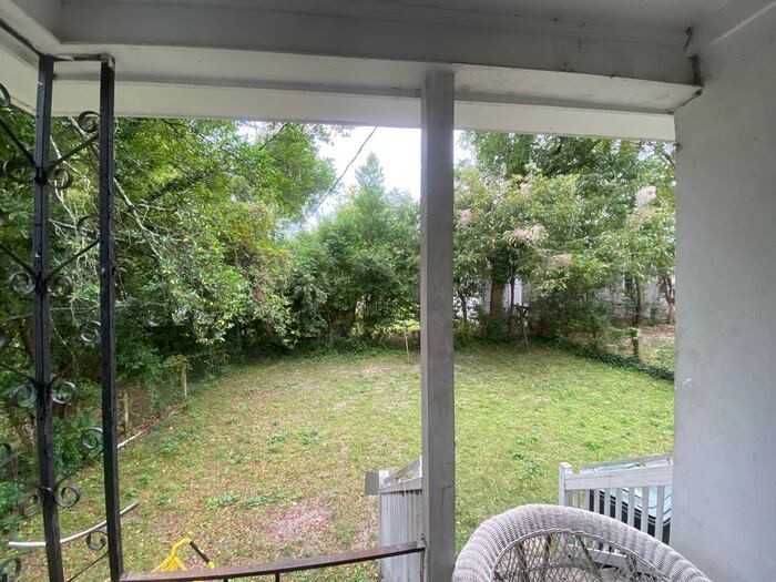 2600 Chestnut St #B - Photo 2 of 13