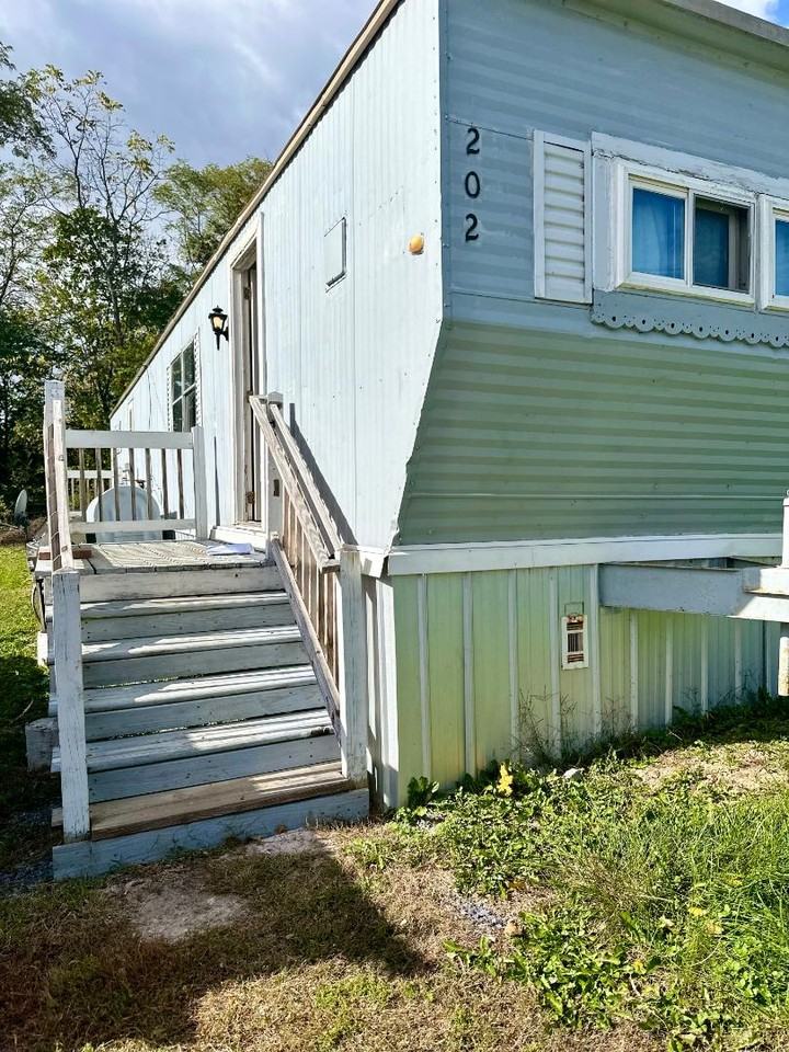 202 Dodge Ave - Photo 4 of 19