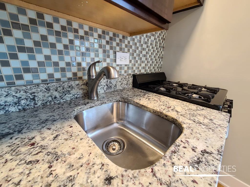 4546 North Damen Avenue - Photo 3 of 9