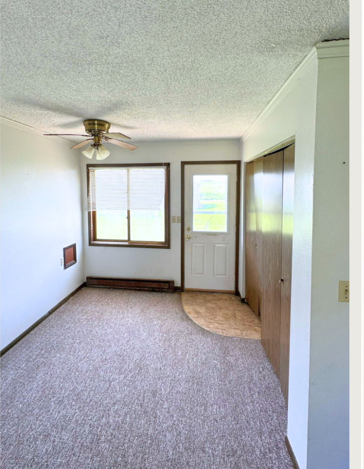 105 1st St #1 - Photo 4 of 9