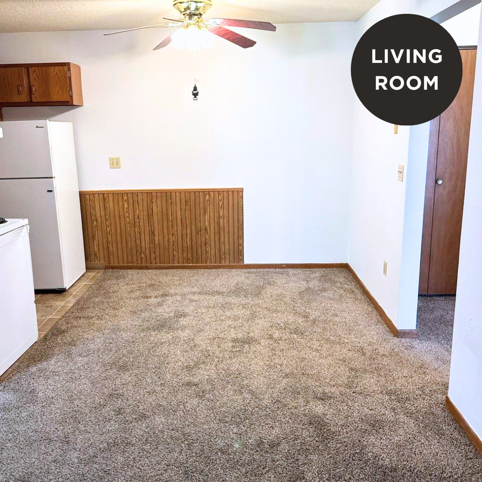 1604 10th St #2 - Photo 3 of 9