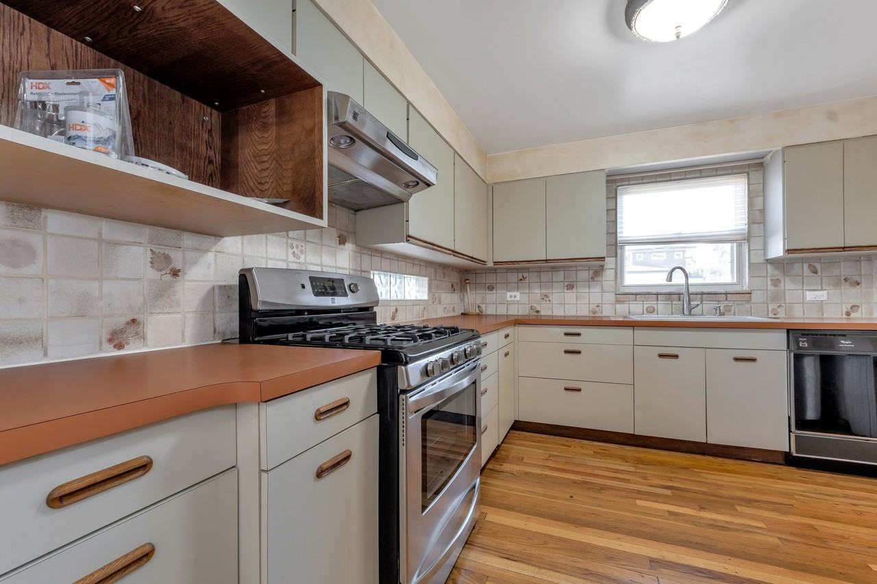 1144 S Jackson St #NA - Photo 5 of 21