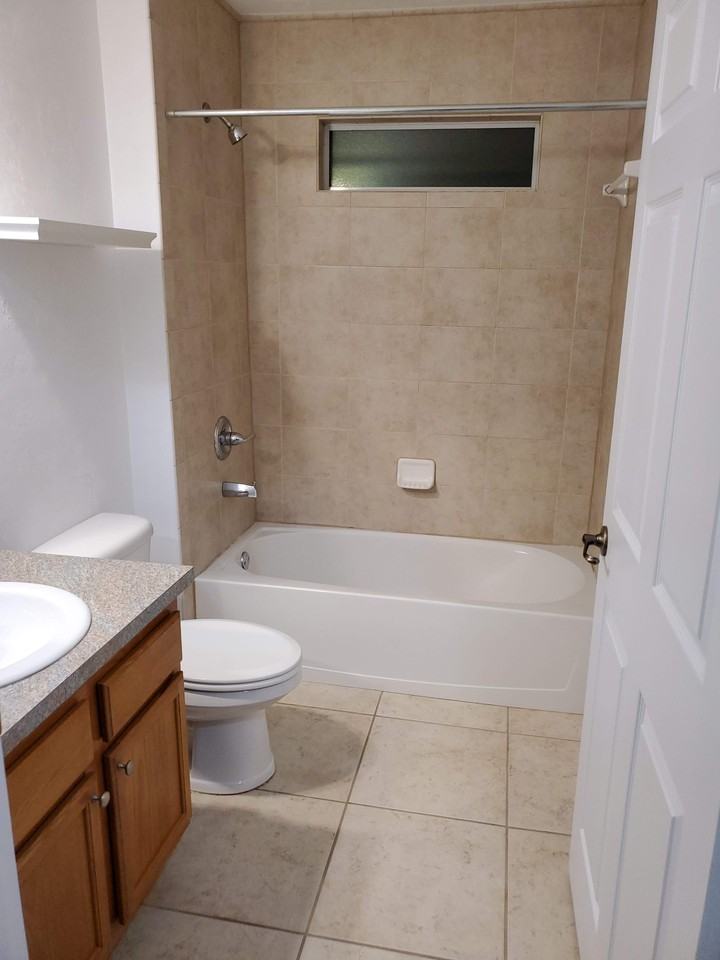 North Pointe At Ironwood - Ne 15th Street #NA - Photo 7 of 12