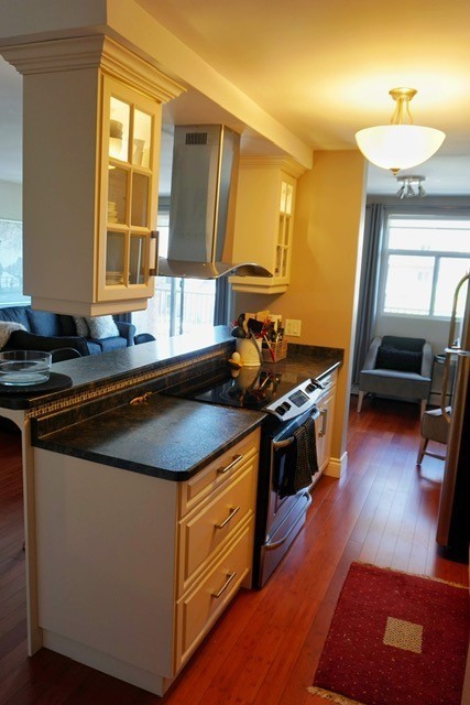 10 Derby Lane Apts. #1 - Photo 3 of 12