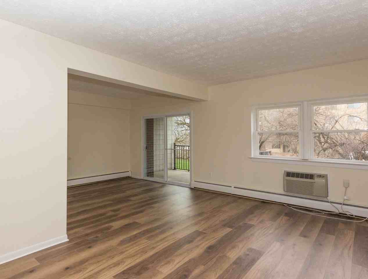 Chestnut Hill North Apartments - Photo 4 of 8