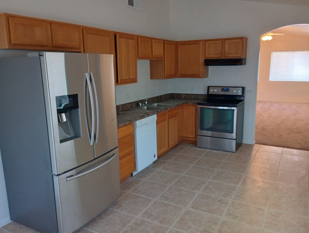 326 W Dr Martin Luther King Jr St - Photo 2 of 20