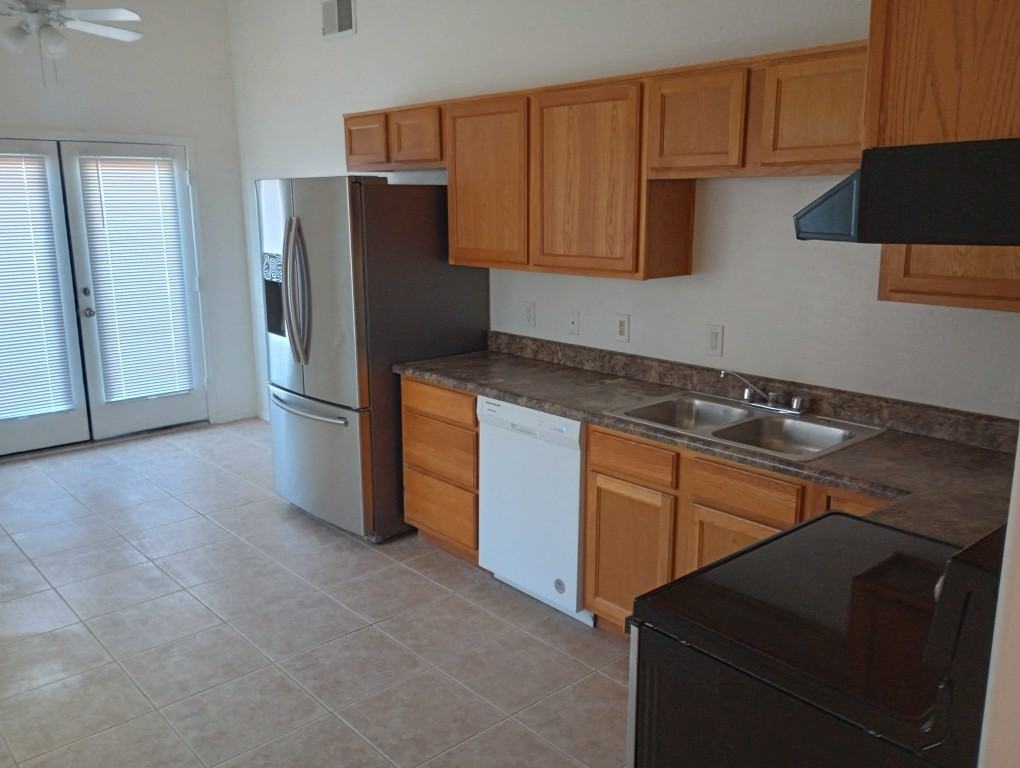 326 W Dr Martin Luther King Jr St - Photo 3 of 20