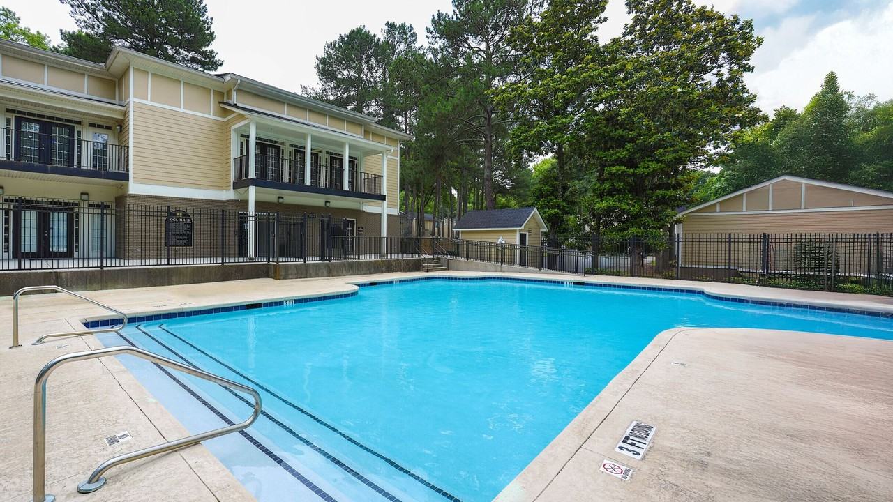 Crystal at Harwell - Photo 2 of 37