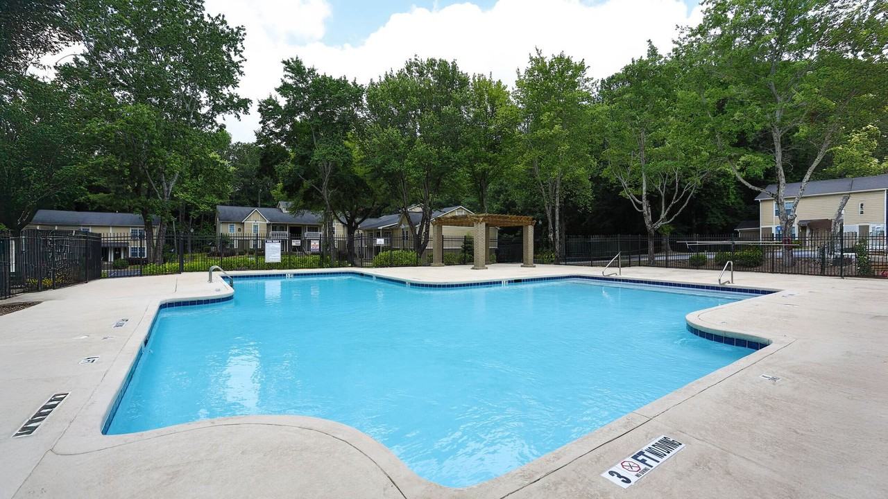 Crystal at Harwell - Photo 3 of 37