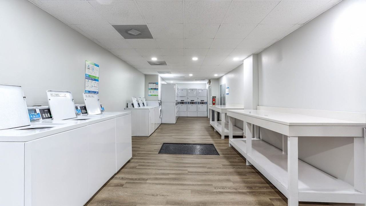 Crystal at Harwell - Photo 4 of 37