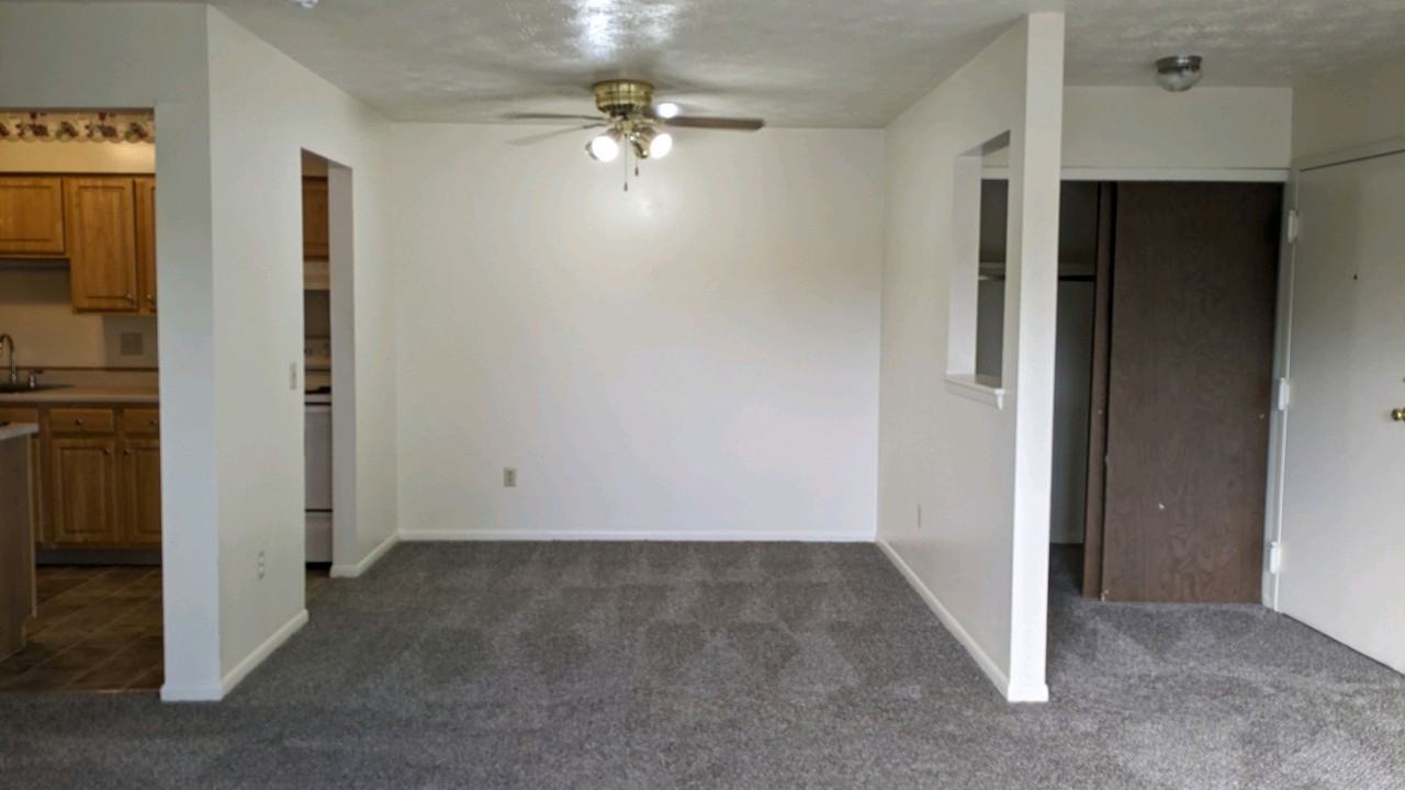 Woodstock Gardens Apartments - Photo 3 of 12