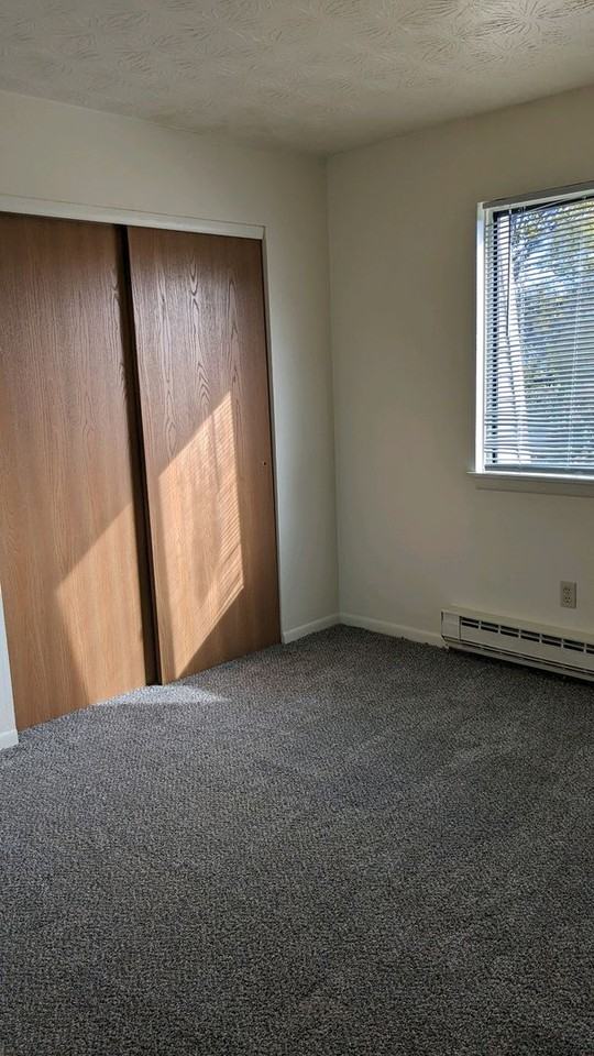 Woodstock Gardens Apartments - Photo 4 of 12