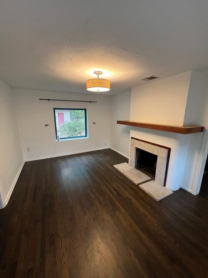 1709 E 38th St - Photo 3 of 21