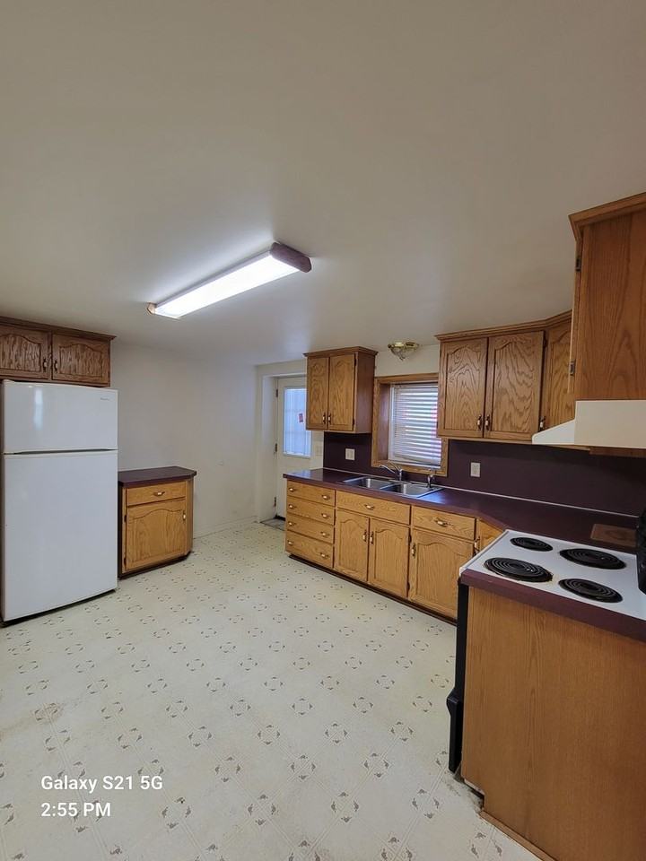 231-233 E. King Street - Photo 3 of 9