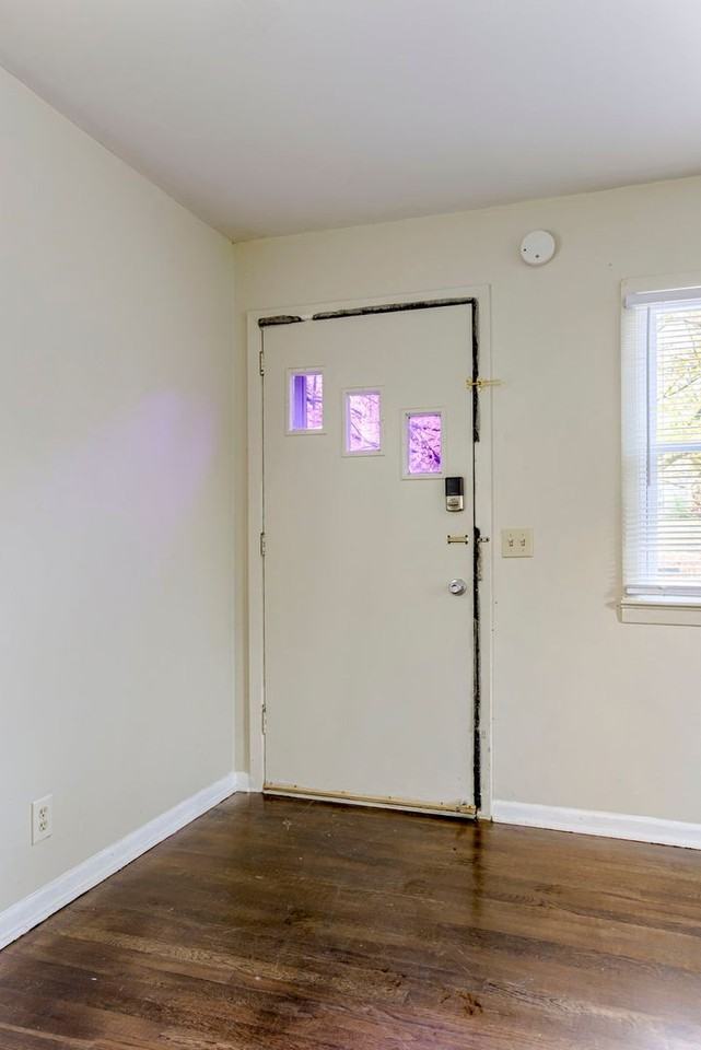 2301 N 70th Ave - Photo 3 of 25