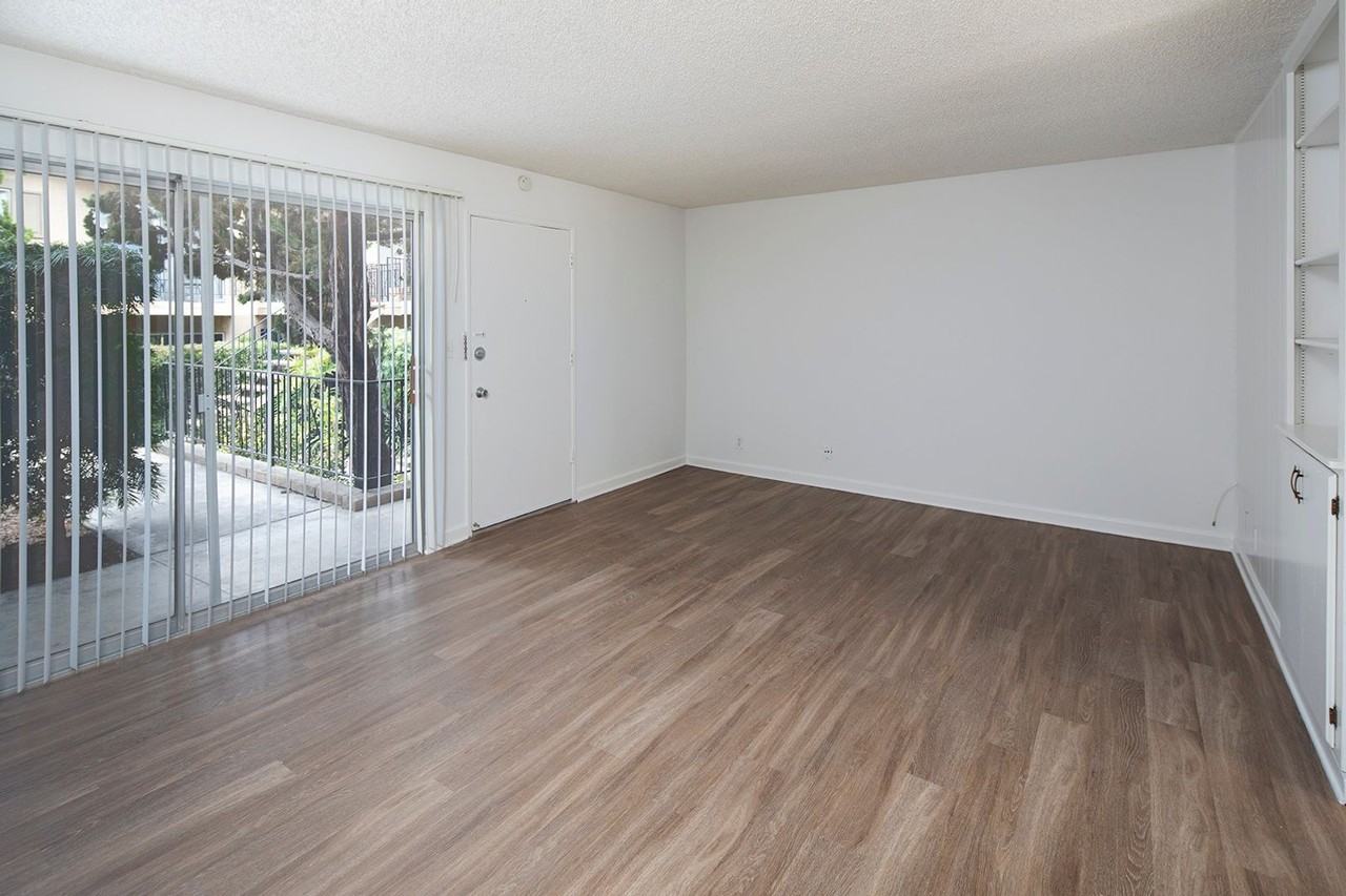 2150 Thomas Ave - Photo 4 of 10