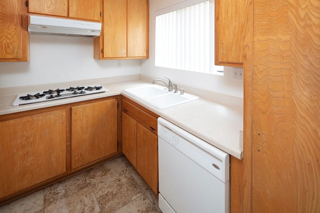 2150 Thomas Ave - Photo 7 of 10