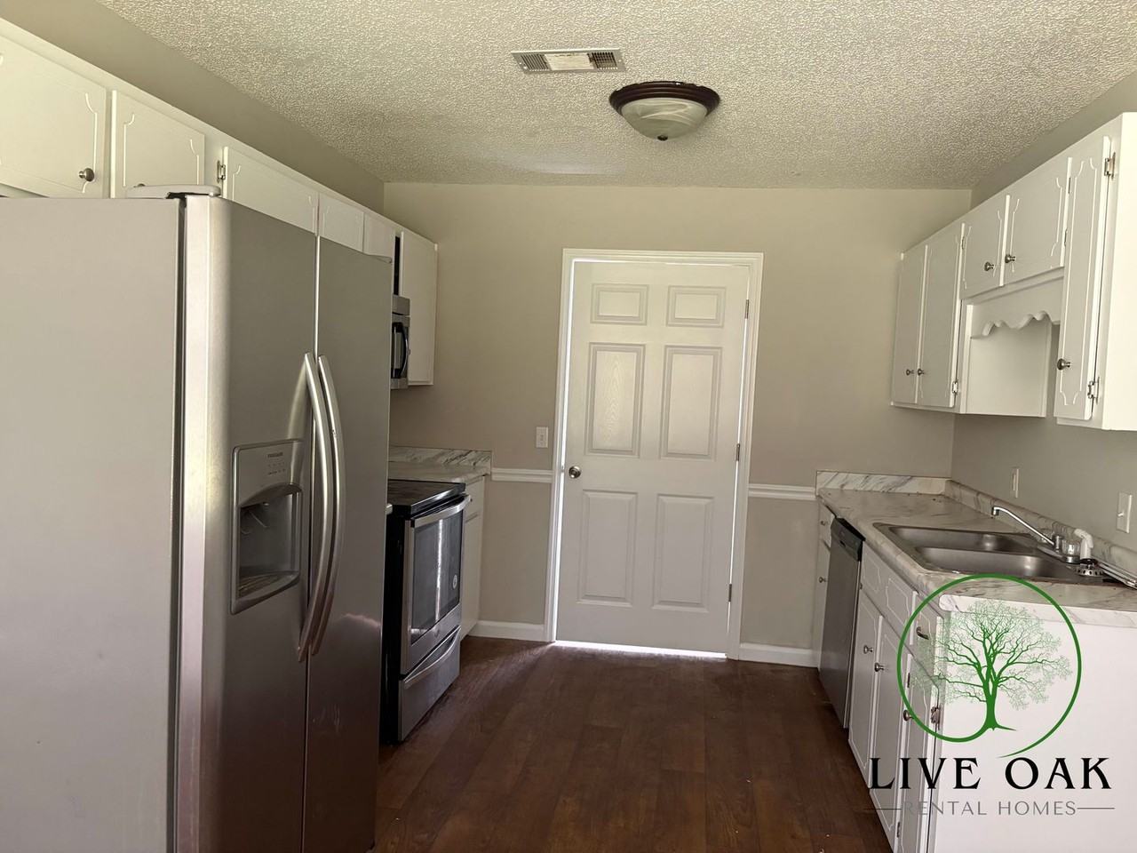 553 Jefferson Cir Se - Photo 2 of 5