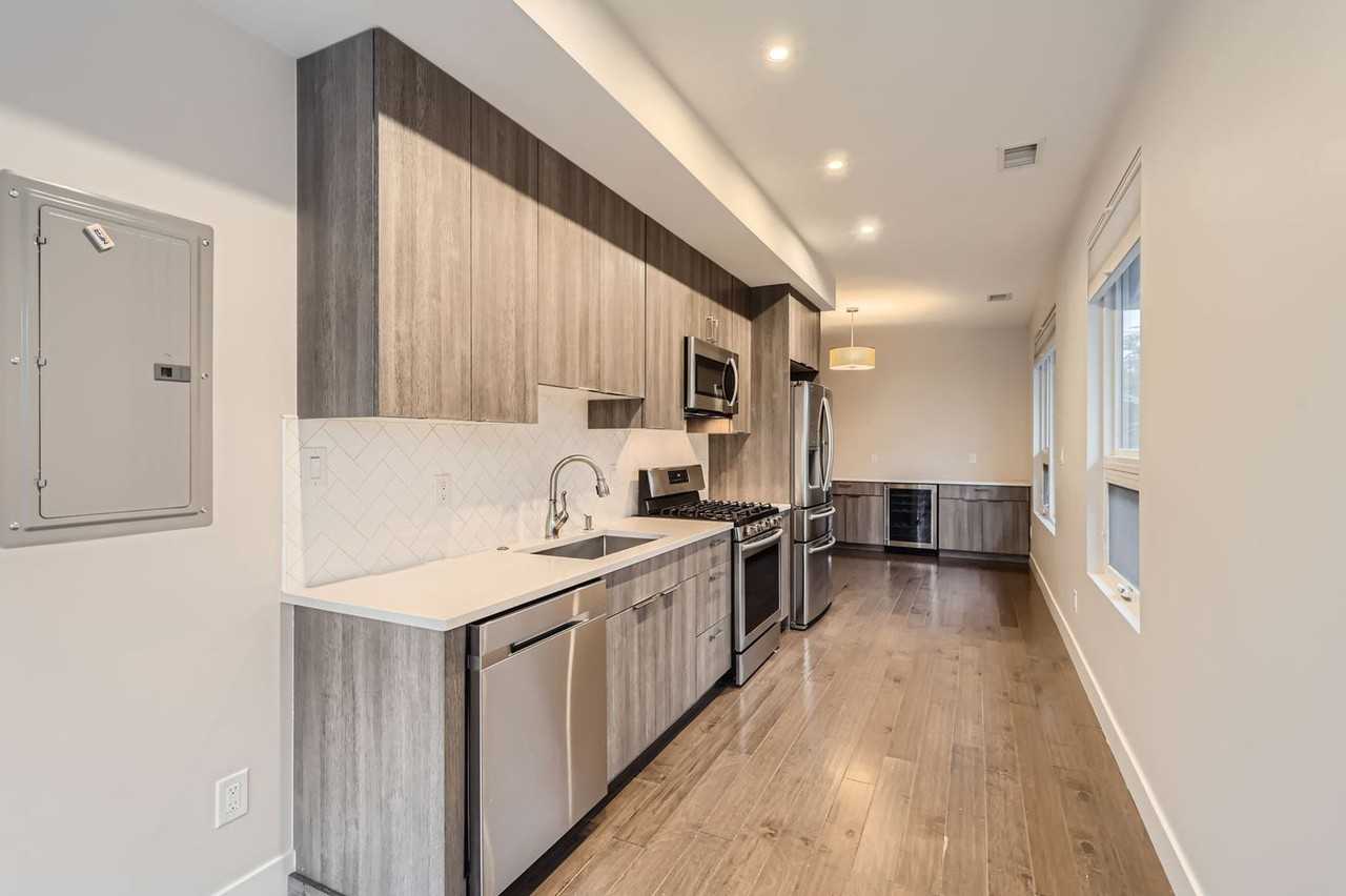 3811 N Franklin St - Photo 5 of 25