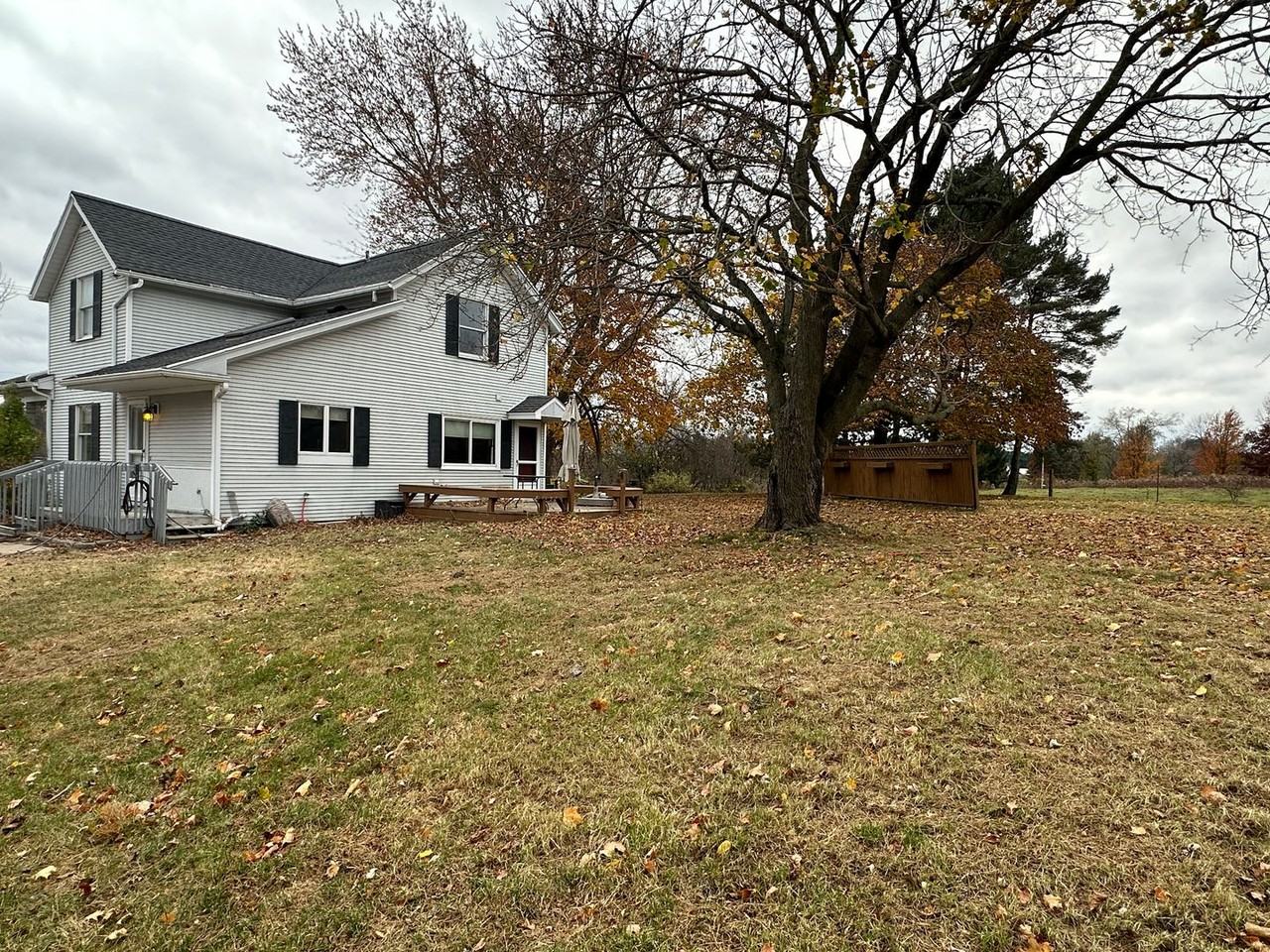 19600 Cavanaugh Lake Rd - Photo 3 of 29