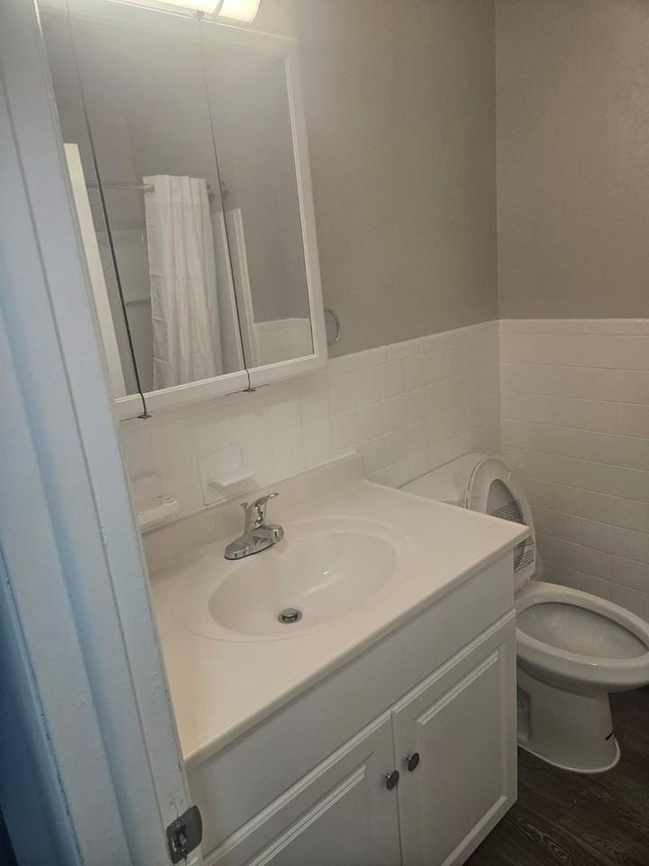 Townbank Manor - Photo 3 of 38