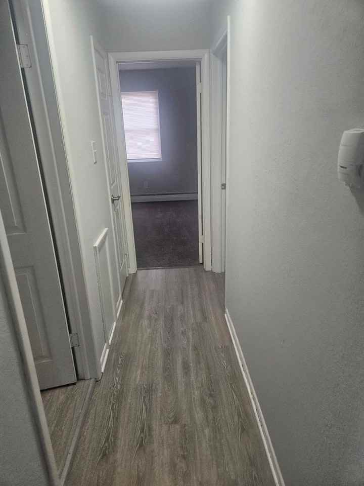 Townbank Manor - Photo 4 of 38