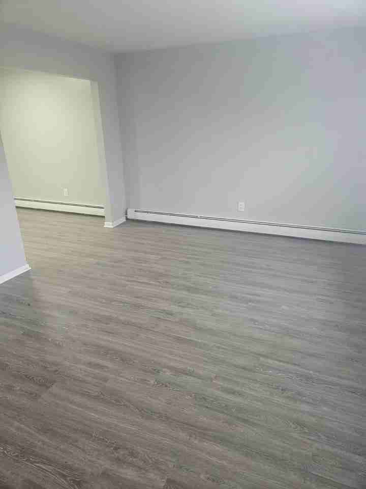 Townbank Manor - Photo 5 of 38