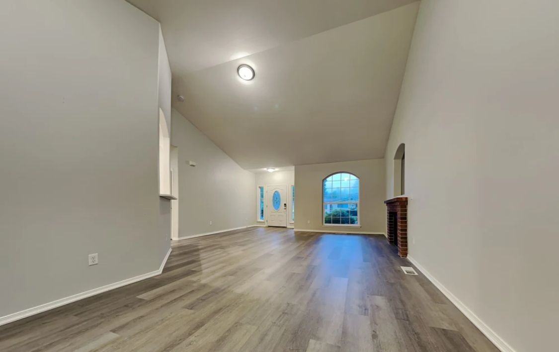 1521 11th Ave Se - Photo 2 of 10