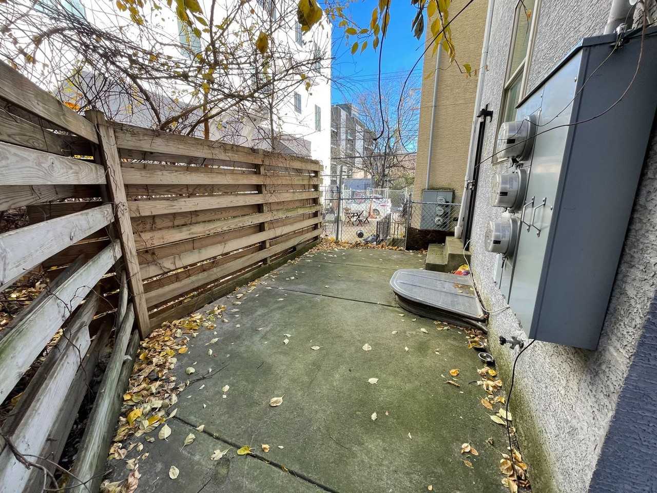 1411 W Thompson - Photo 6 of 50