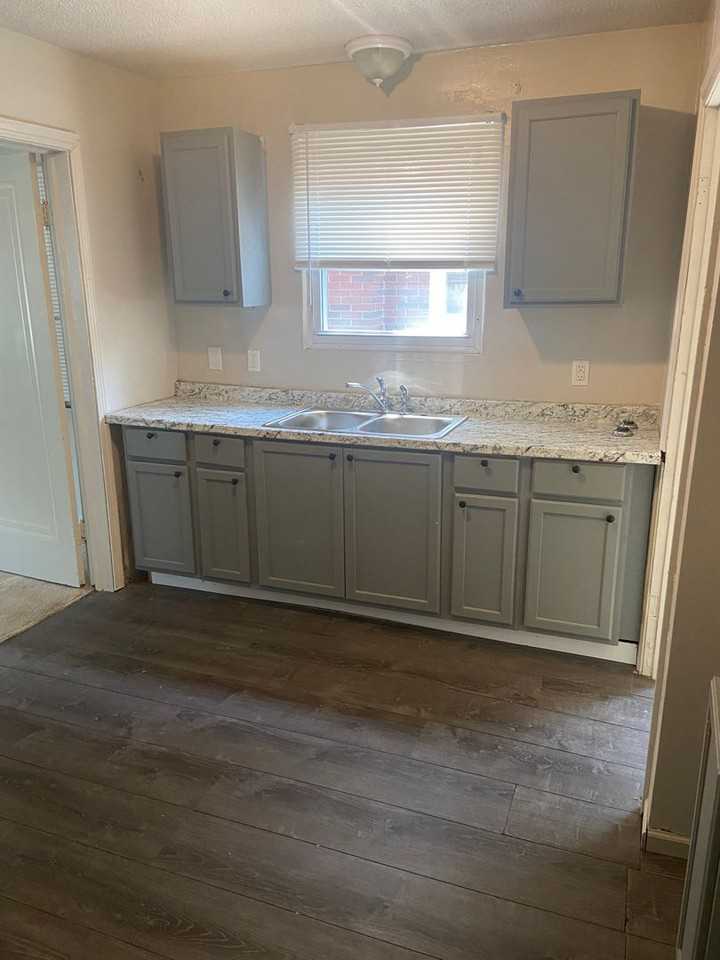 9409 Balfour Rd - Photo 5 of 11