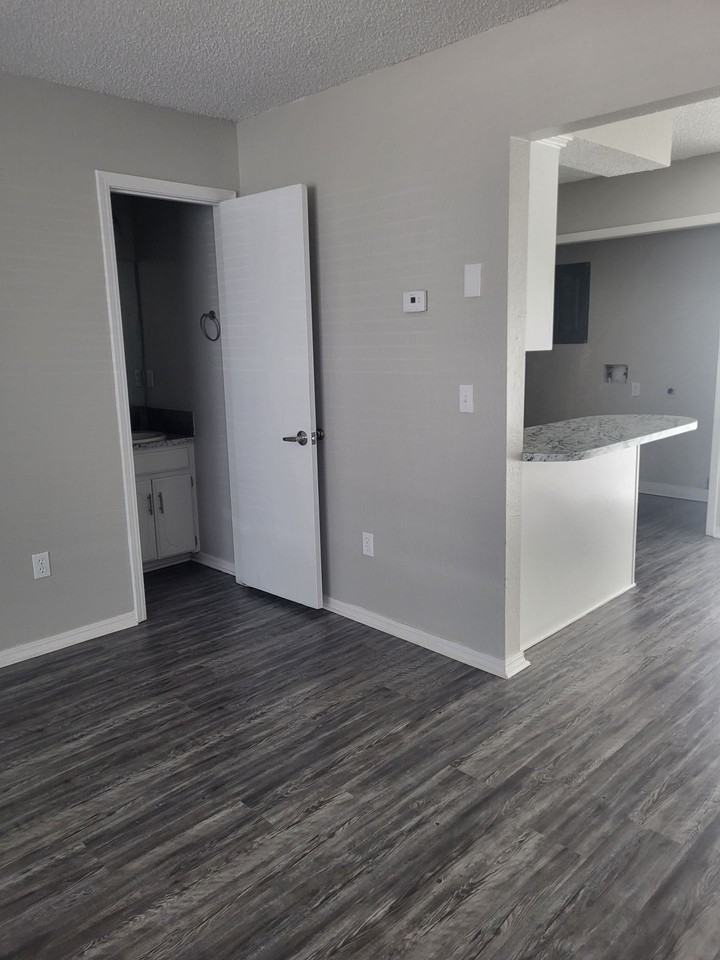 Acorn Townhomes - Photo 6 of 24